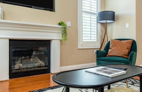 Dublin House | Bright and Airy 3BR with Jacuzzi Tub in Dublin
