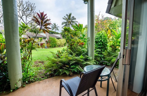 Princeville Condo | Bright and airy garden condo in spectacular Princeville with air conditioning