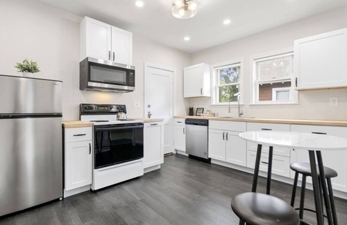 St. Elizabeth's Apartment | Bright and Airy newly renovated, 2 bedroom apartment with office!