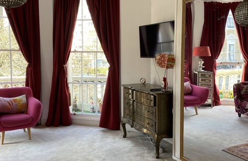 Warwick Apartment | Bright and airy studio apartment with balcony.