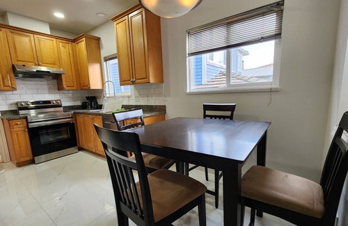 Renfrew-Collingwood House | Bright and Beautiful 3 Bed/ 2 Bath - Vancouver