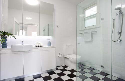 Lewisham Apartment | Bright and Beautiful Studio in Quiet Neighbourhood