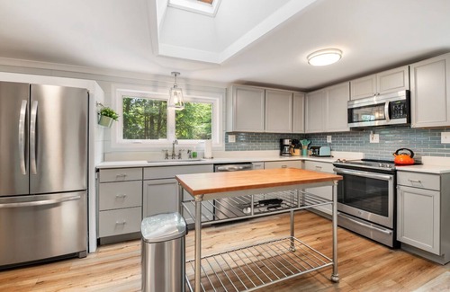 Farmington Cabin | ☀ Bright and Charming Single-Family Home at Baxter Lake - Dog Friendly