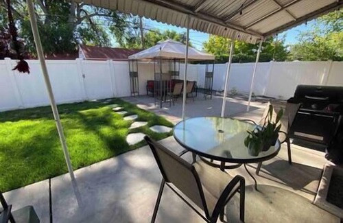 South Salt Lake Apartment | Bright and Comfy 2 Bedroom in Salt Lake