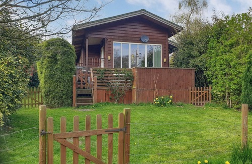 Horton Ski Chalet | Bright and comfortable Swedish lodge with one king-size double with en suite shower and one twin.