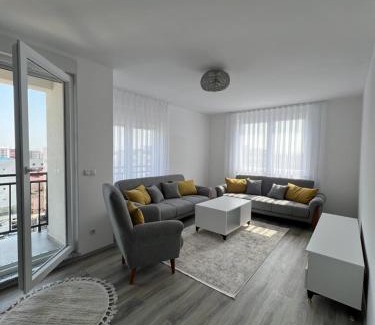 Çagllavicë Apartment | Bright and Comfy