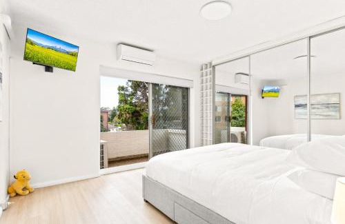 Ryde Apartment | Bright and convenient apartment, close to shops