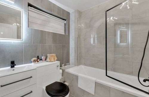 Belvedere Apartment | Bright and Cosy Two Bedroom Apartment - Sleeps 4