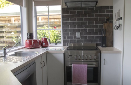 Nukuhau House | Bright and cosy holiday home away from home in Taupo.