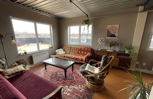 Hochelaga Apartment | Bright and cozy 2-level penthouse loft with private terrace