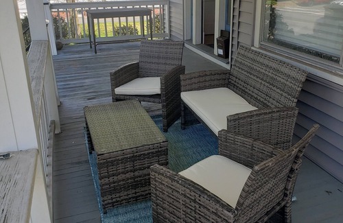 Chicopee Apartment | Bright and cozy 3 bedroom apartment in Chicopee with AC, WiFi. Enjoy your stay