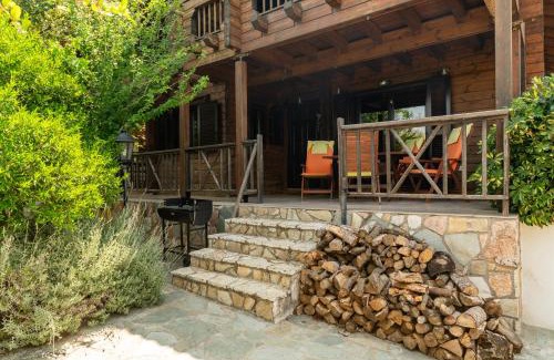 Kato Alepochori Ski Chalet | Bright and cozy cottage near the sea