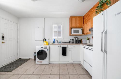 Hastings House | Bright and Cozy Home in Quiet Neighborhood
