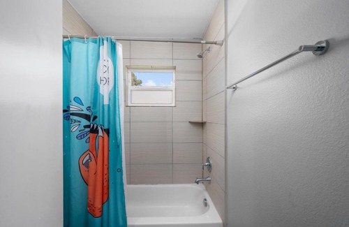 Braeswood Place Apartment | Bright and Cozy Med Center Apartment