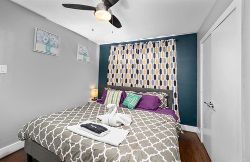 Braeswood Place Apartment | Bright and Cozy Med Center Apartment