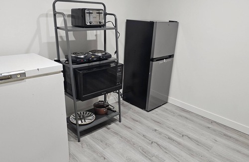Northeast Edmonton House | Bright and Cozy Room with Free Parking