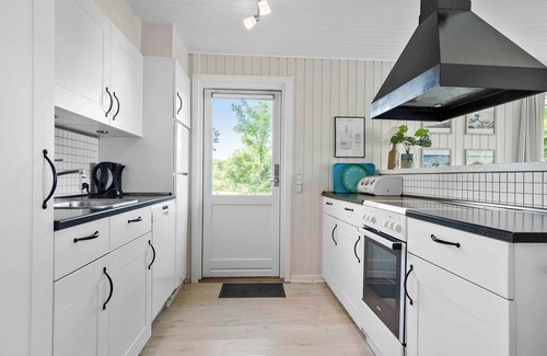 Vang House | Bright and cozy summer house with sea view