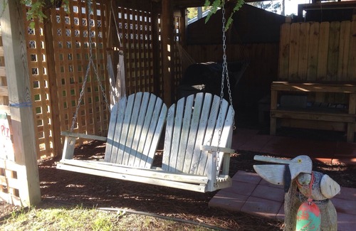 Colington Apartment | Bright And Cozy Two Room Unit, Close To Beach And Sound - Perfect For Two!