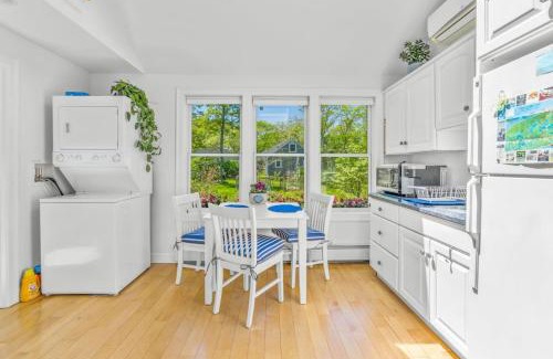 Brewster House | Bright and Cozy with Patio Grill and near the Beach and Golf