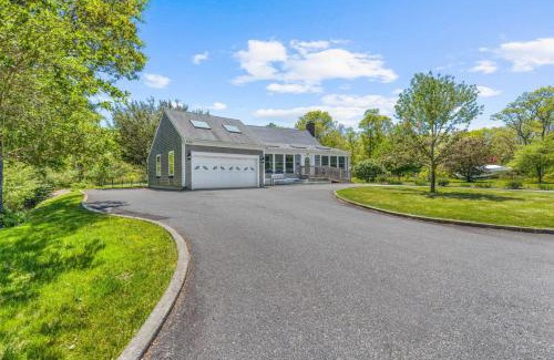 Brewster House | Bright and Cozy with Patio Grill and near the Beach and Golf