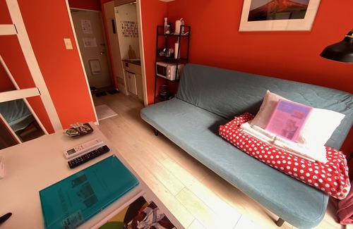 Setagaya Apartment | Bright and Energizing Yoga Home - Quick and Easy Shibuya Access!