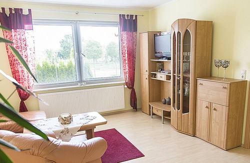Sommersdorf Apartment | bright and friendly apartment overlooking the Lake Kummerow, single storey