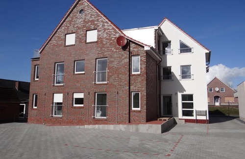Wittmund Apartment | Bright and friendly: the modern first floor apartment was renovated in April.