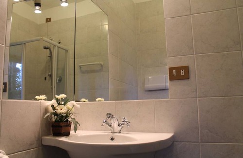 Domaso Resort | Bright and modern apartments with pool and beach and luxurious villas on the S