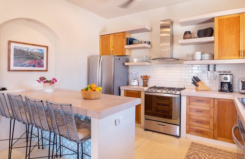 El Pescadero House | Bright and modern home with saltwater pool and hot tub near the beach