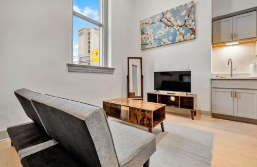 Downtown Louisville Apartment | Bright and Modern Studio in Louisville # 304