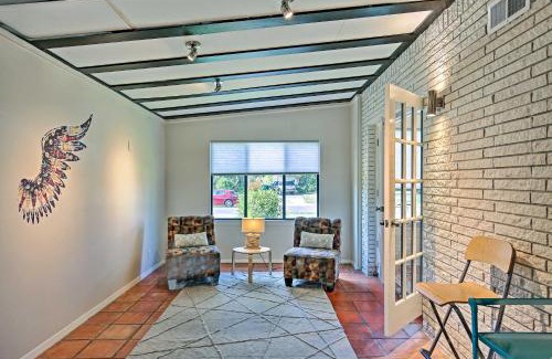 Shearer Hills - Ridgeview House | Bright and Modern Texas Getaway - 7 Mi to The Alamo!