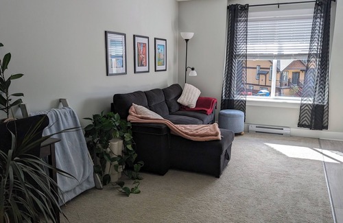 Langford House | Bright and new guest suite on Triangle Mountain.