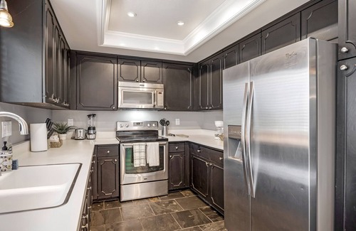 Tustin House | Bright and Open 4 bedroom ranch-style home