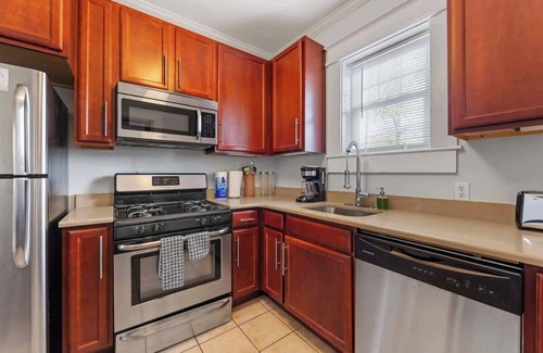 Dilworth Condo | Bright and Restful 2BR near Uptown with Balcony