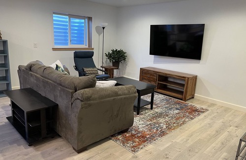 Colorado Springs House | Bright and Spacious Modern One Bedroom Basement Unit