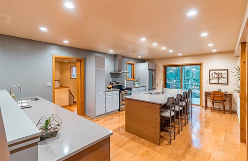 Grand Bend House | Bright and spacious family home in beautiful Southcott Pines area in Grand Bend