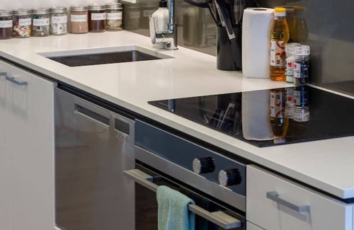 Christchurch House | Bright and Spacious 2BR near Ara Institute and CBD