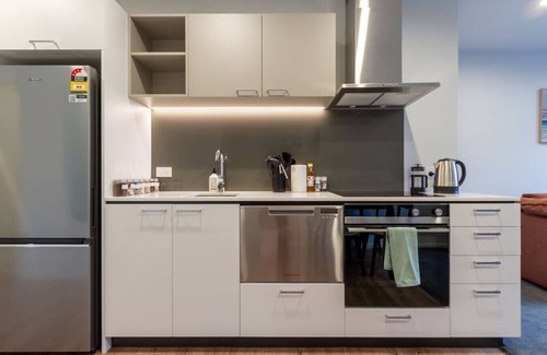 Christchurch House | Bright and Spacious 2BR near Ara Institute and CBD