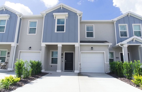 Poinciana House | Bright and spacious 3-bedroom townhouse in Kissimmee - Pool, Nature, Disney