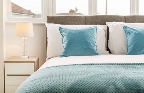 Filton House | Bright and spacious Aviator House in Filton, Bristol