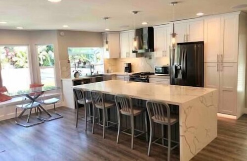 San Carlos House | Bright and spacious home with views, pool & spa.