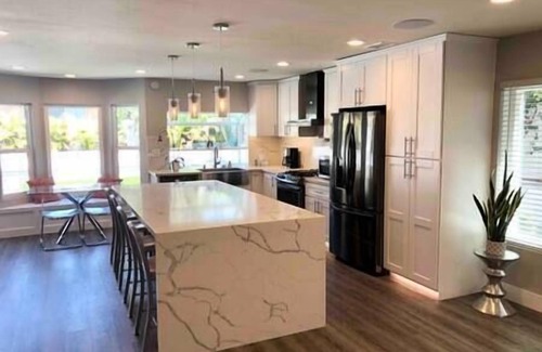 San Carlos House | Bright and spacious home with views, pool & spa.