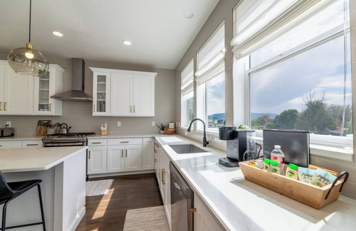 Lehi House | Bright and Spacious Home | Centrally Located