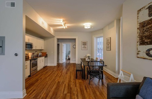 Midtown Apartment | Bright and Spacious Midtown 3BD Getaway Apartments