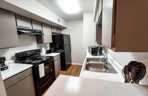 Barker House | Bright and Spacious Townhome Near Parks and Dining