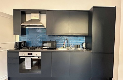 Stockwell Apartment | Bright and Stylish Apartment in Stockwell Comfortable in a Great Location