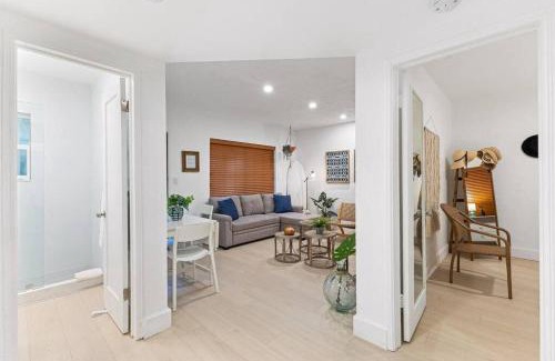 Victoria Park House | Bright and Stylish Apt in Las Olas Blvd Victoria Park