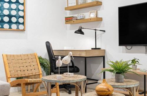 Victoria Park House | Bright and Stylish Apt in Las Olas Blvd Victoria Park