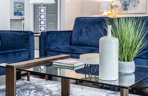 Dallas House | Bright and Stylish Home - 10 Min to Downtown!
