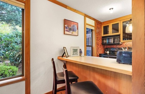 Welches Condo | Bright and sunny Salmon River Condo, Fireplace, BBQ, Dog-Friendly